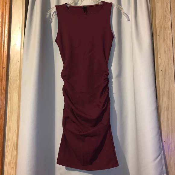 Windsor Dresses & Skirts - 💜 Curve hugging dress 💜